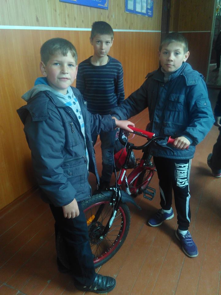 Столичные волонтеры устраивают спектакли для воспитанников интернатов и детских домов